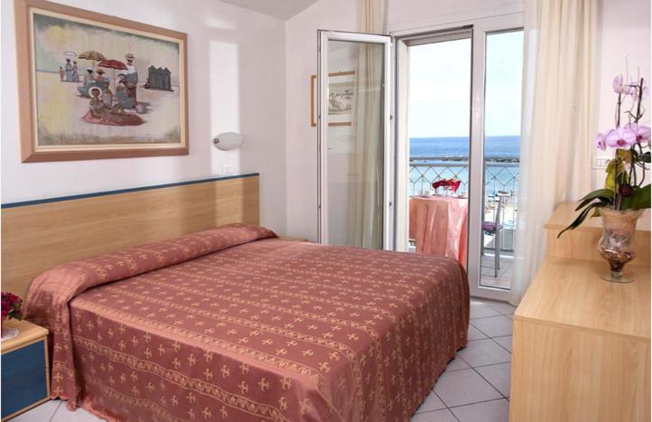 Hotel Royal Inn San Mauro Mare Екстер'єр фото