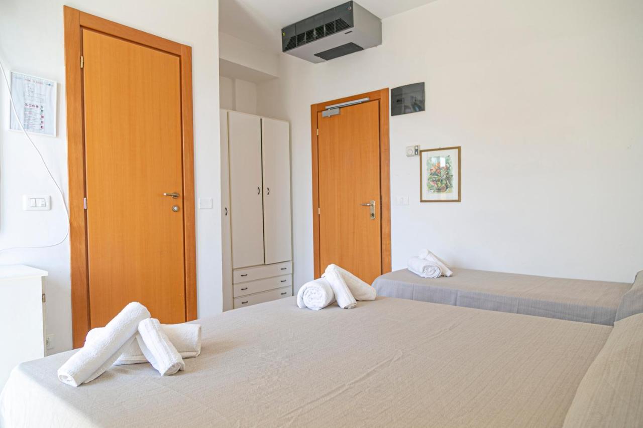 Hotel Royal Inn San Mauro Mare Екстер'єр фото