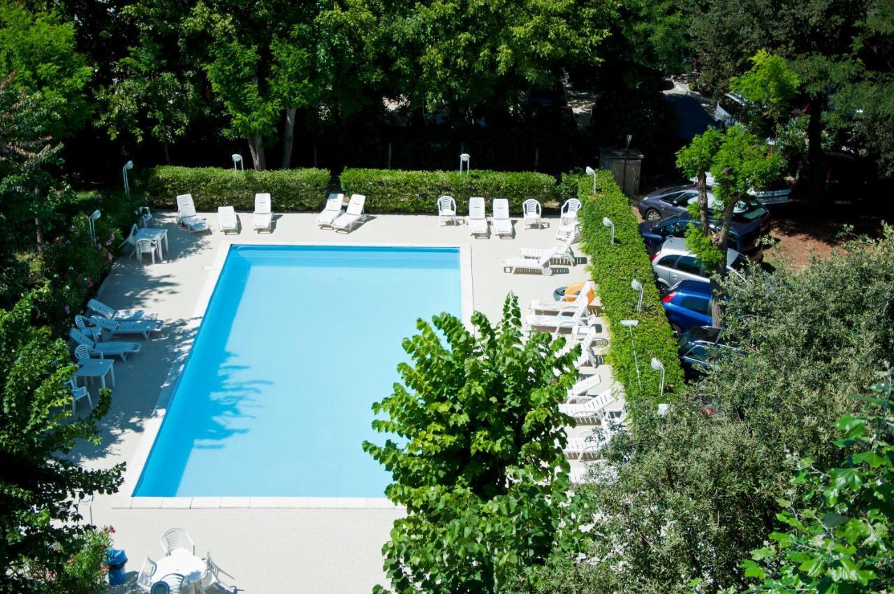 Hotel Royal Inn San Mauro Mare Екстер'єр фото