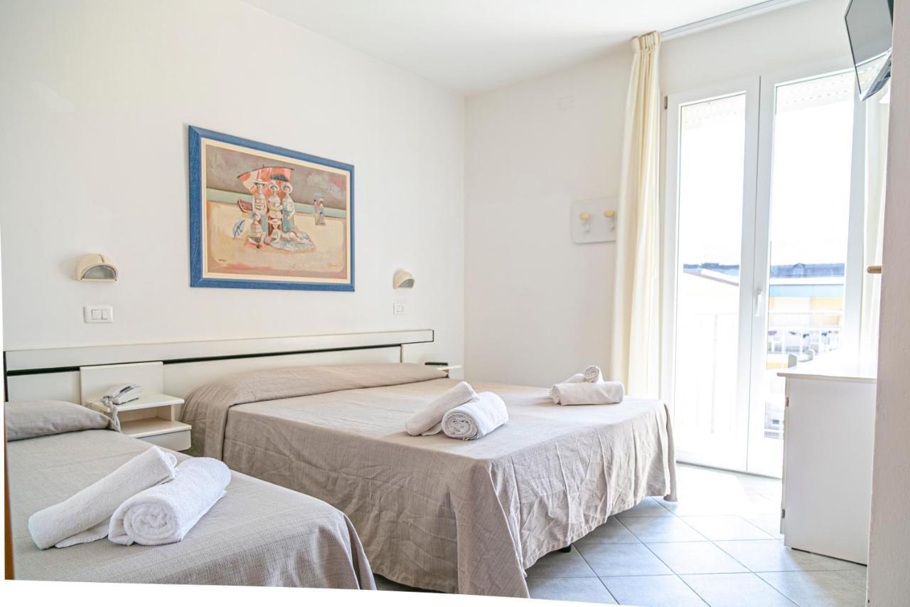 Hotel Royal Inn San Mauro Mare Екстер'єр фото