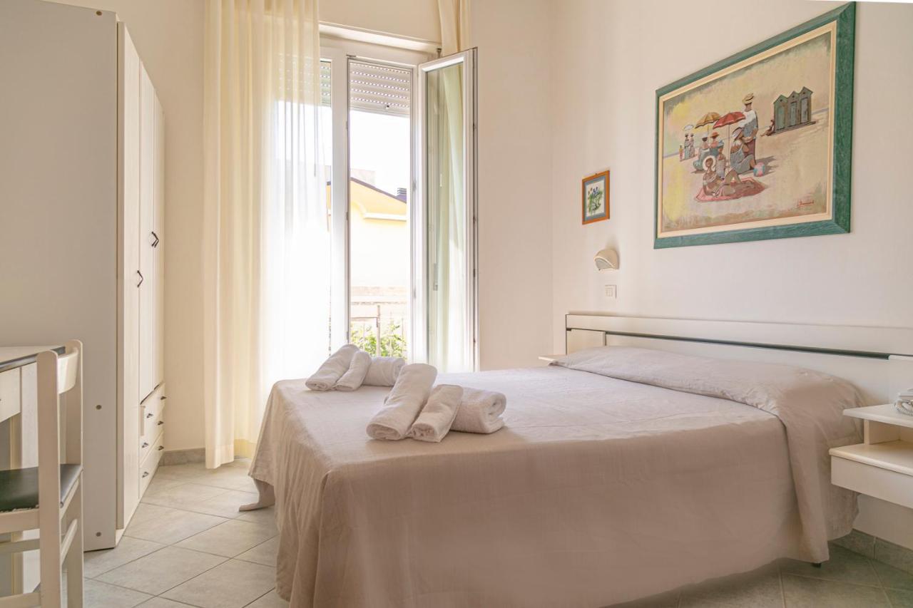 Hotel Royal Inn San Mauro Mare Екстер'єр фото