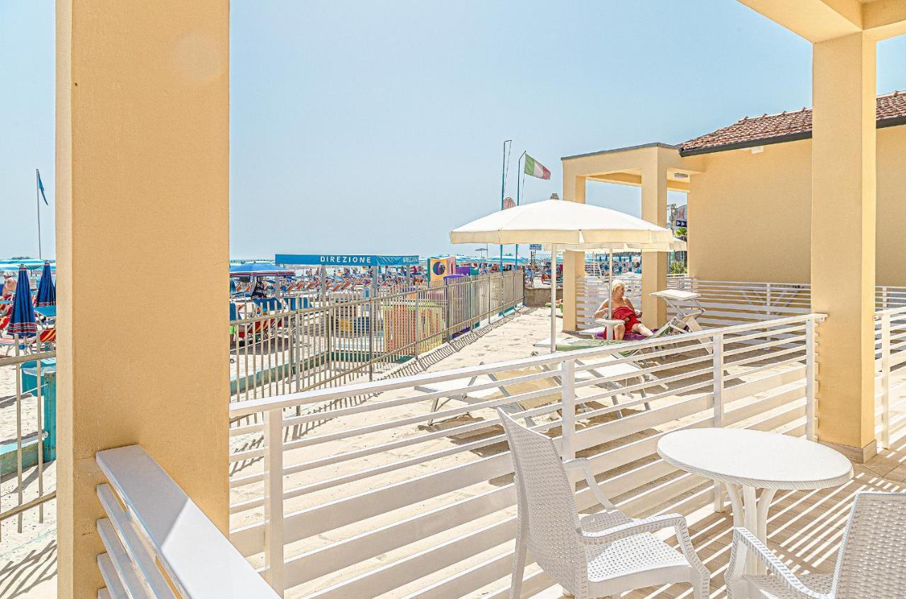 Hotel Royal Inn San Mauro Mare Екстер'єр фото