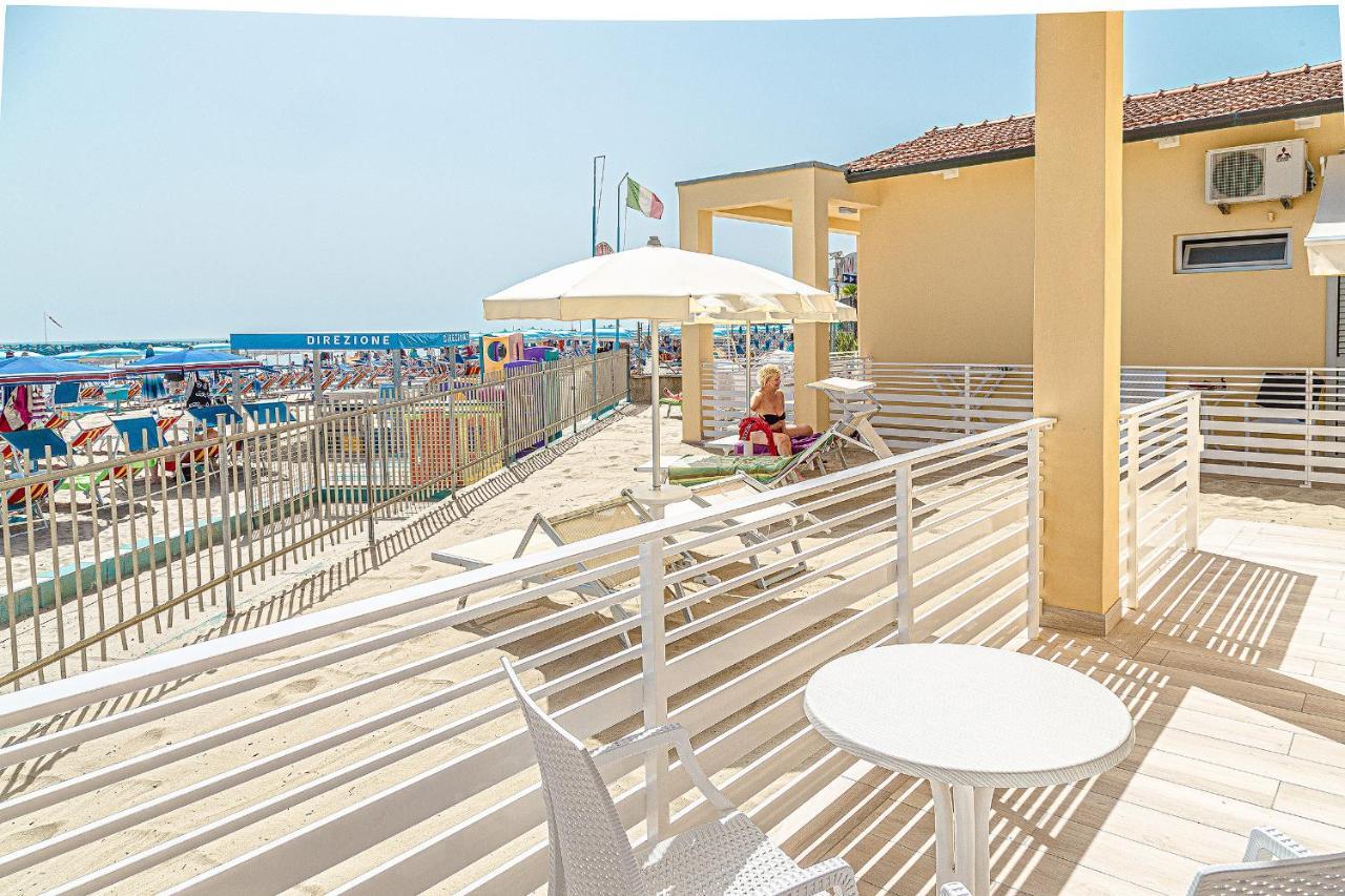 Hotel Royal Inn San Mauro Mare Екстер'єр фото