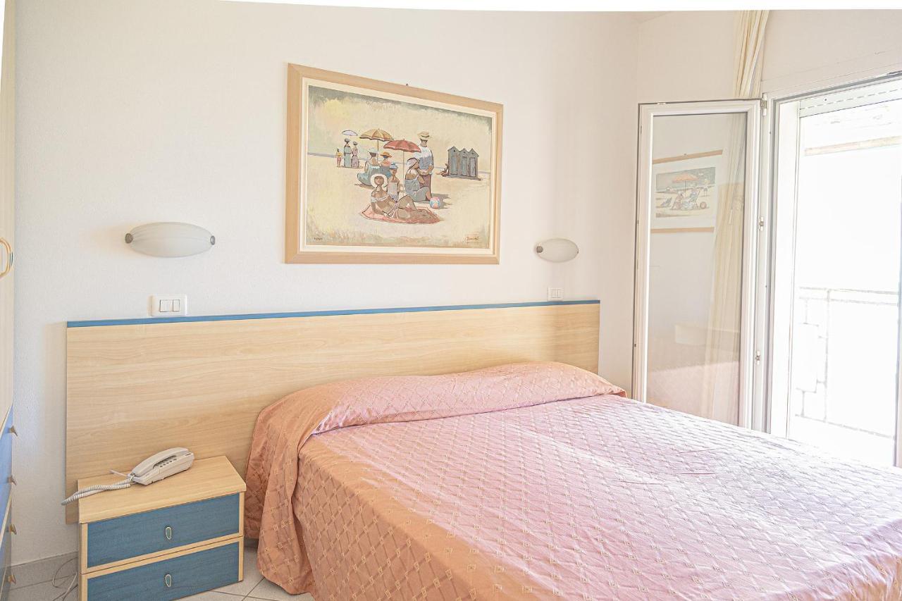 Hotel Royal Inn San Mauro Mare Екстер'єр фото