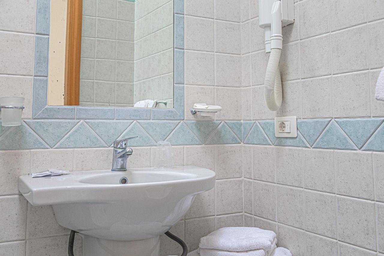 Hotel Royal Inn San Mauro Mare Екстер'єр фото